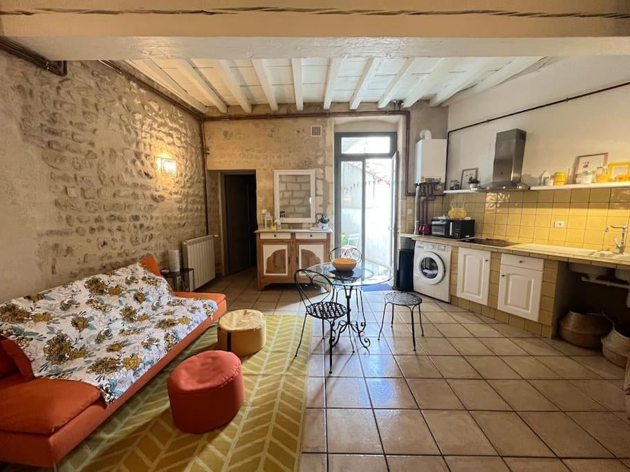 "La Maison Jaune" Arles Centre Terrasse Eksteriør billede